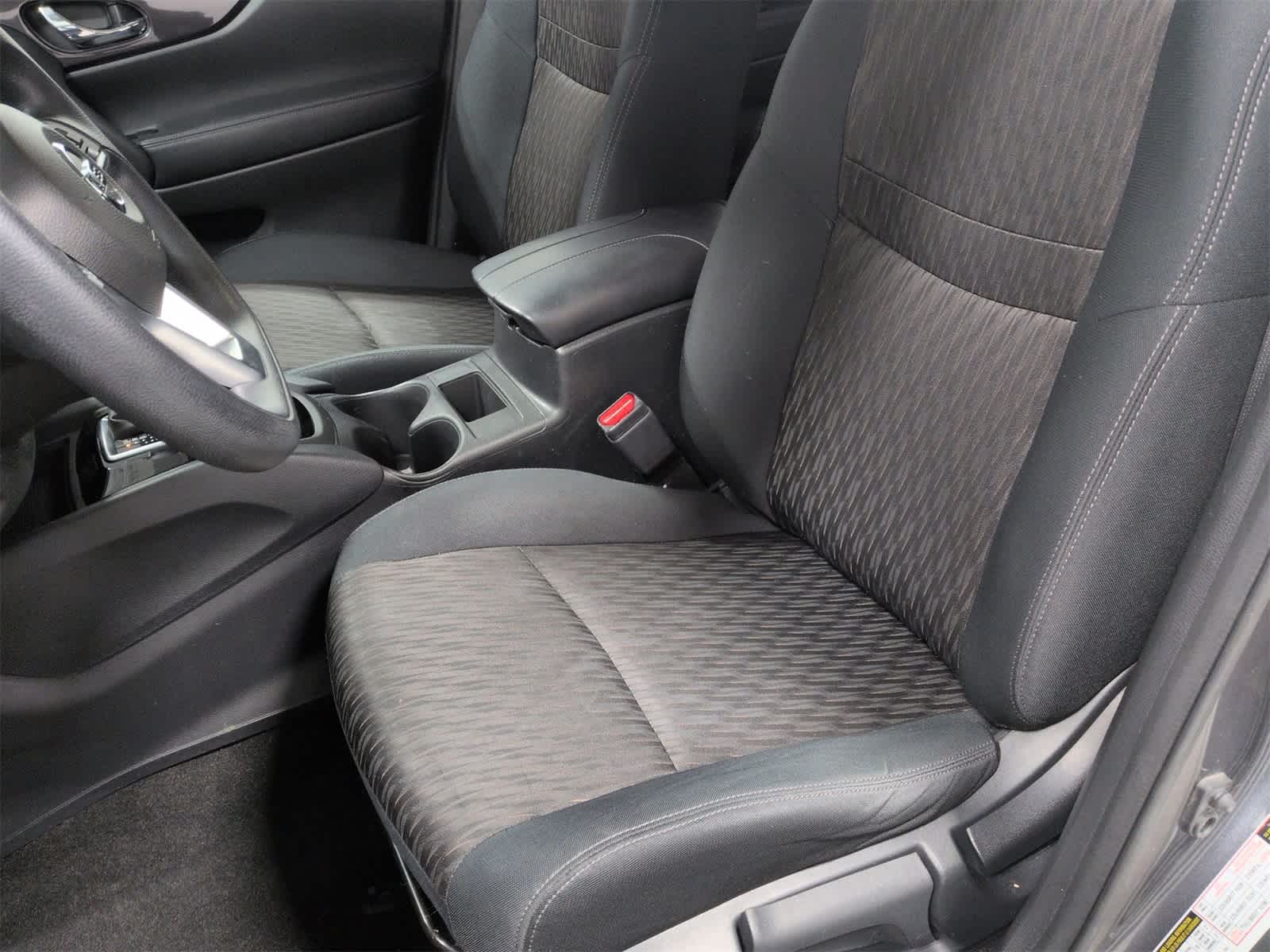 Thumbnail: 2018 Nissan Rogue - 16