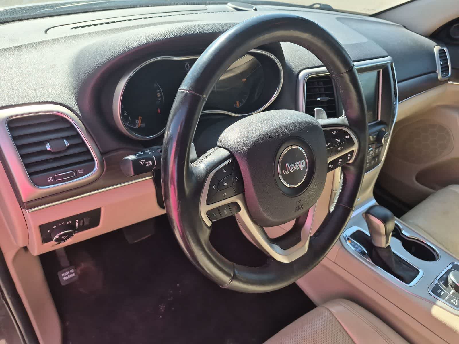 Thumbnail: 2017 Jeep Grand Cherokee - 10