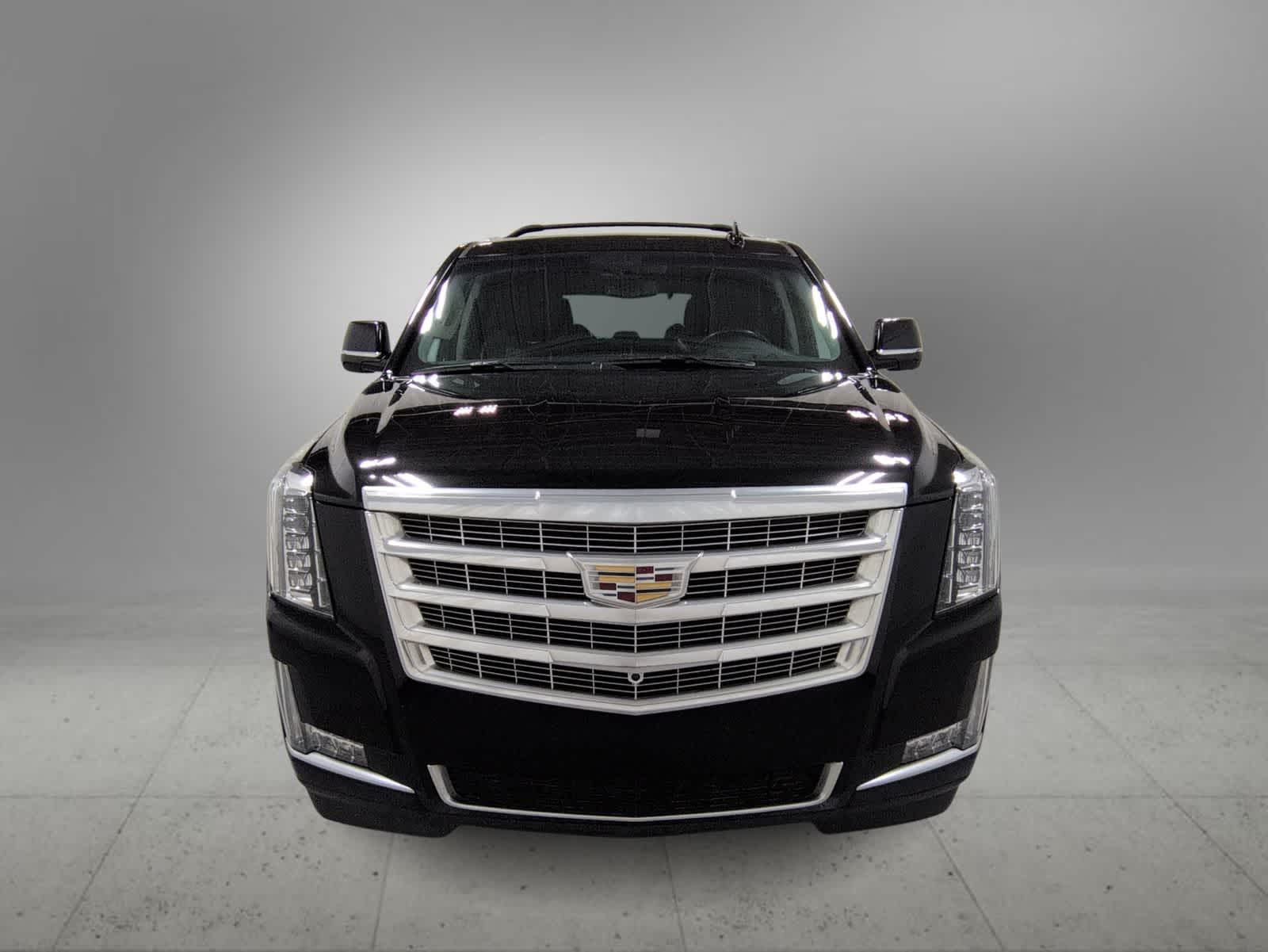 Thumbnail: 2017 Cadillac Escalade - 3