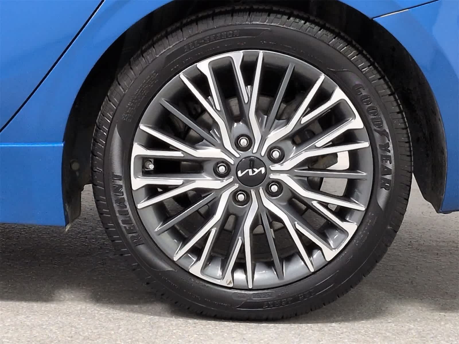 Thumbnail: 2023 Kia Forte - 14