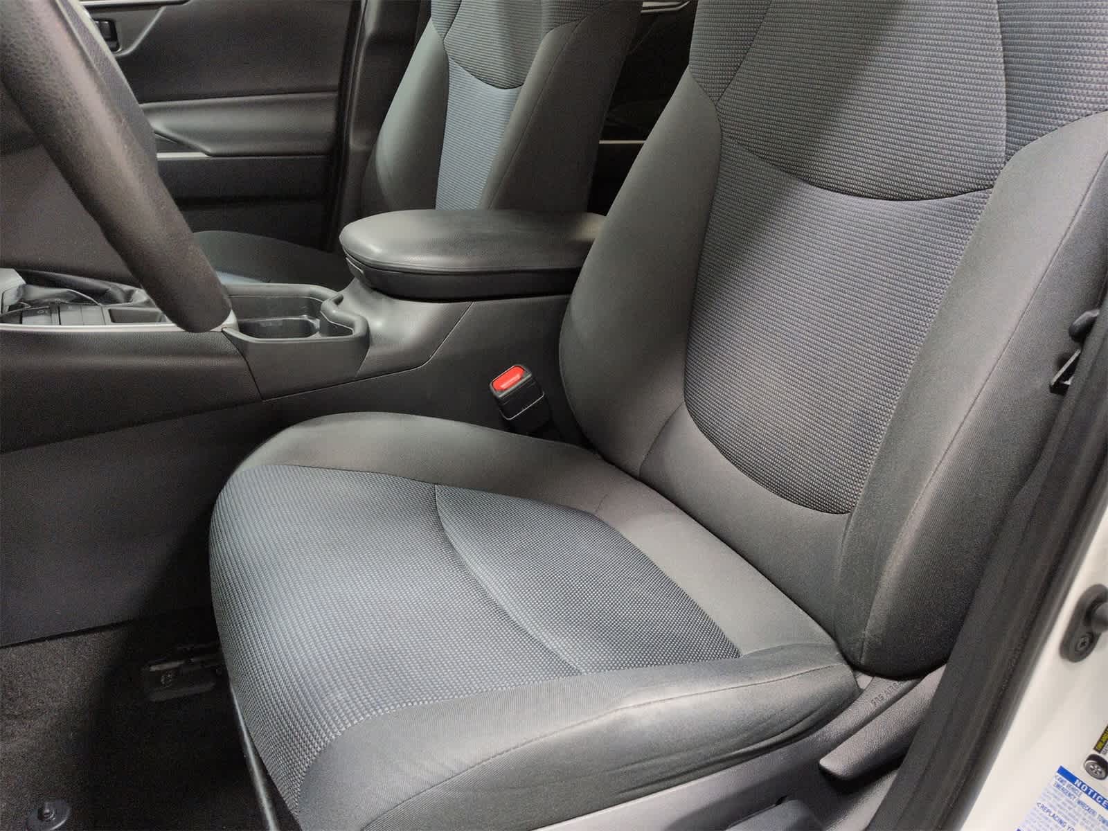 Thumbnail: 2019 Toyota RAV4 - 17