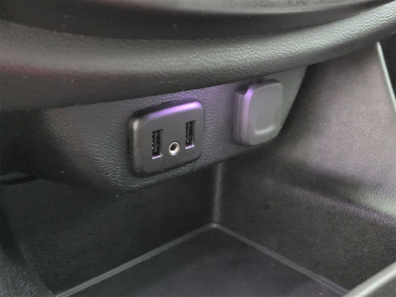 Thumbnail: 2019 Chevrolet Traverse - 31