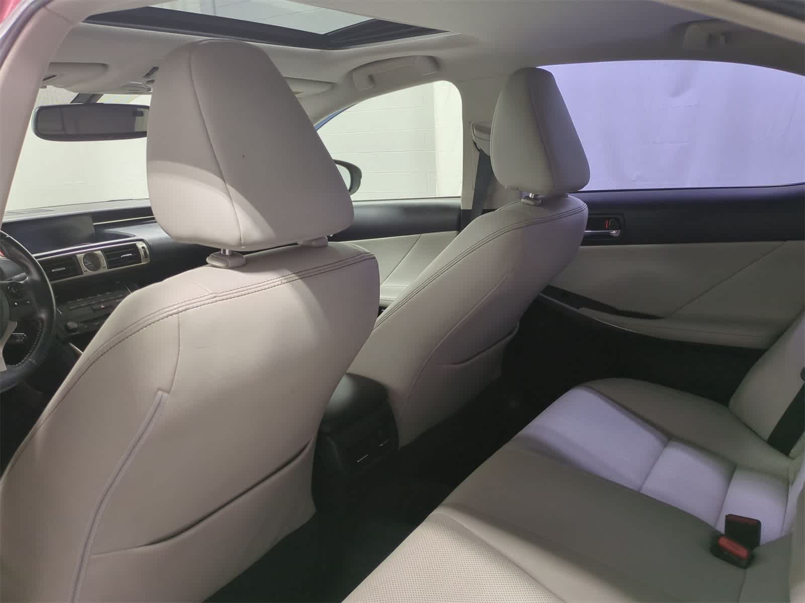 Thumbnail: 2014 Lexus IS - 19