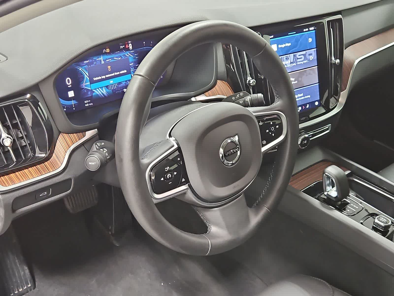 Thumbnail: 2025 Volvo S60 - 10