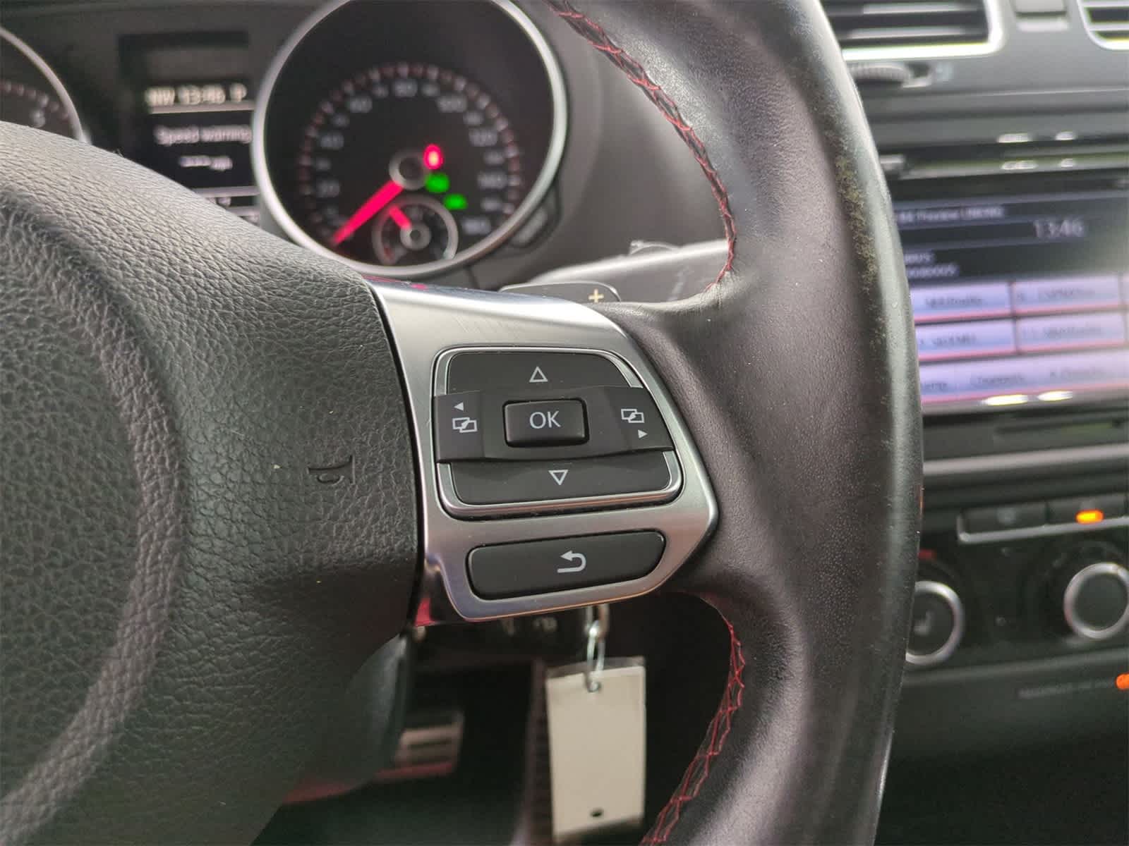 Thumbnail: 2012 Volkswagen Golf - 25