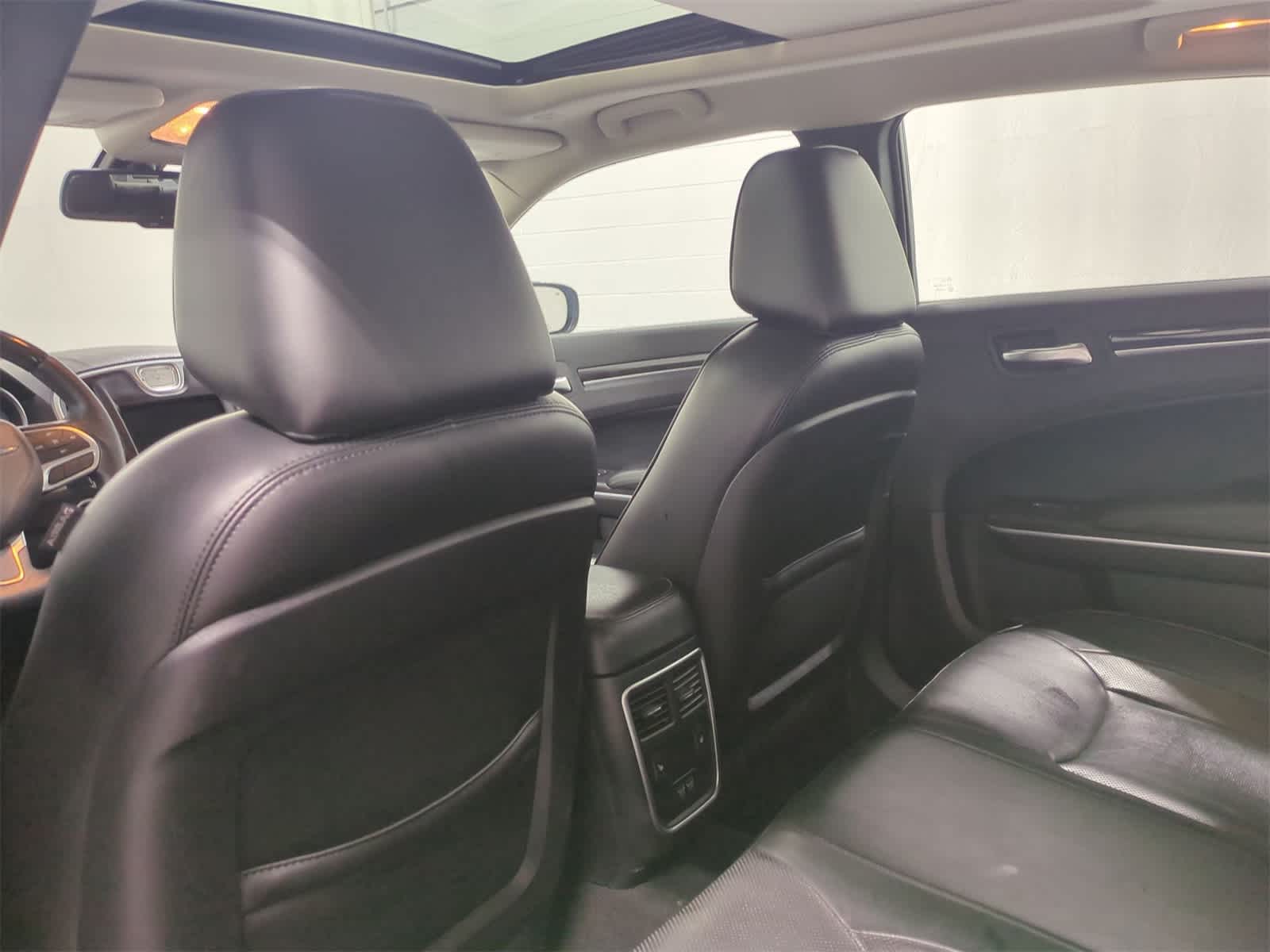 Thumbnail: 2019 Chrysler 300 - 19