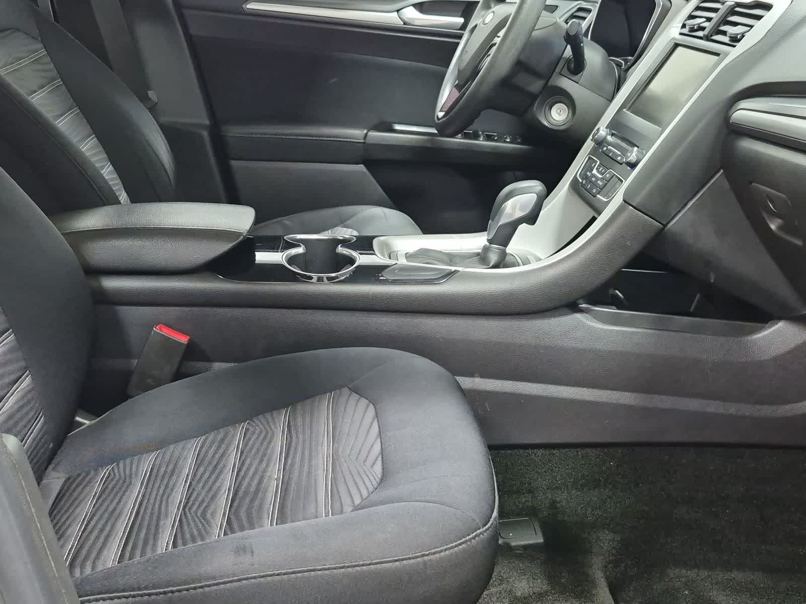 Thumbnail: 2016 Ford Fusion - 21
