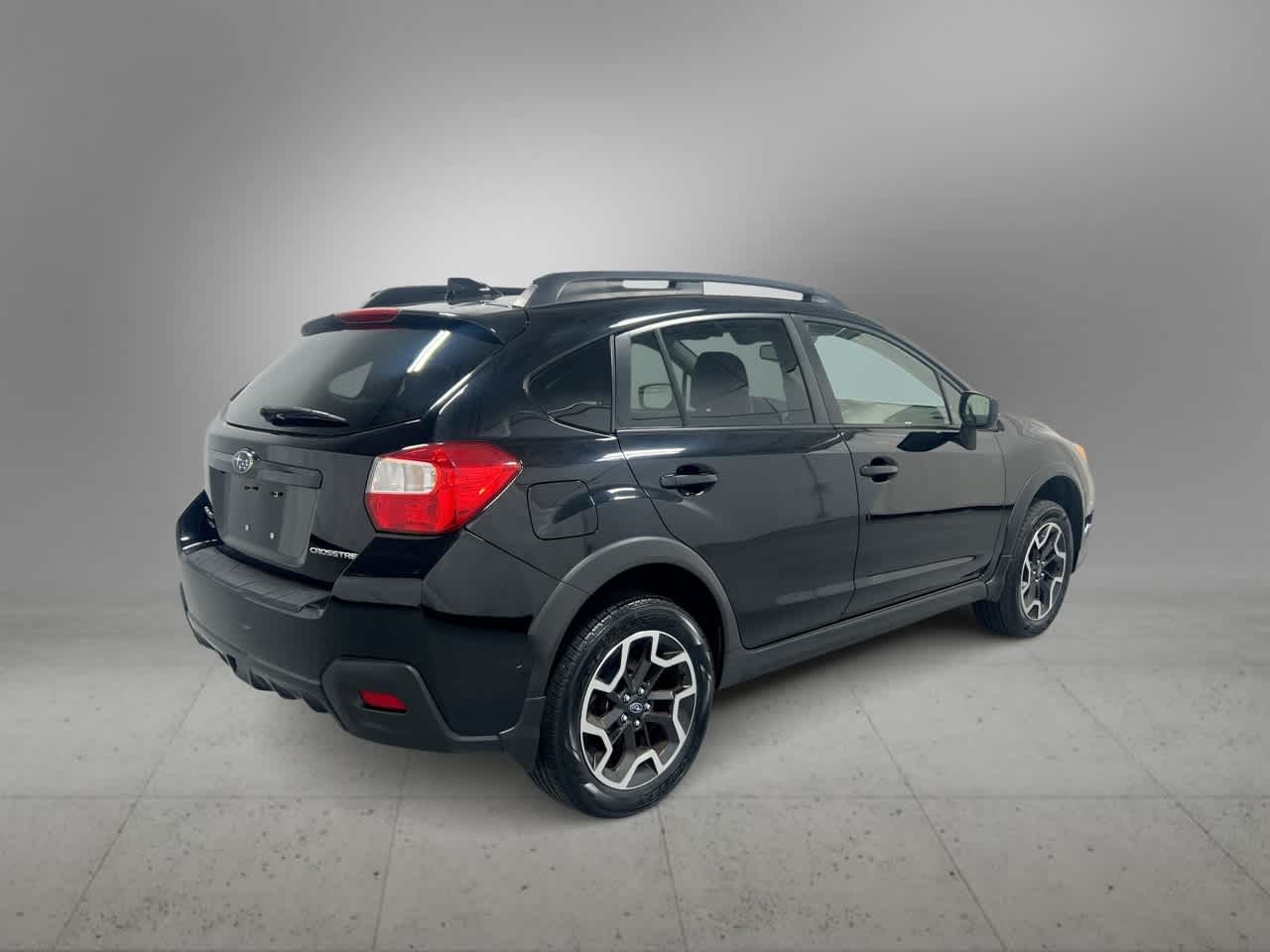 Thumbnail: 2016 Subaru Crosstrek - 8