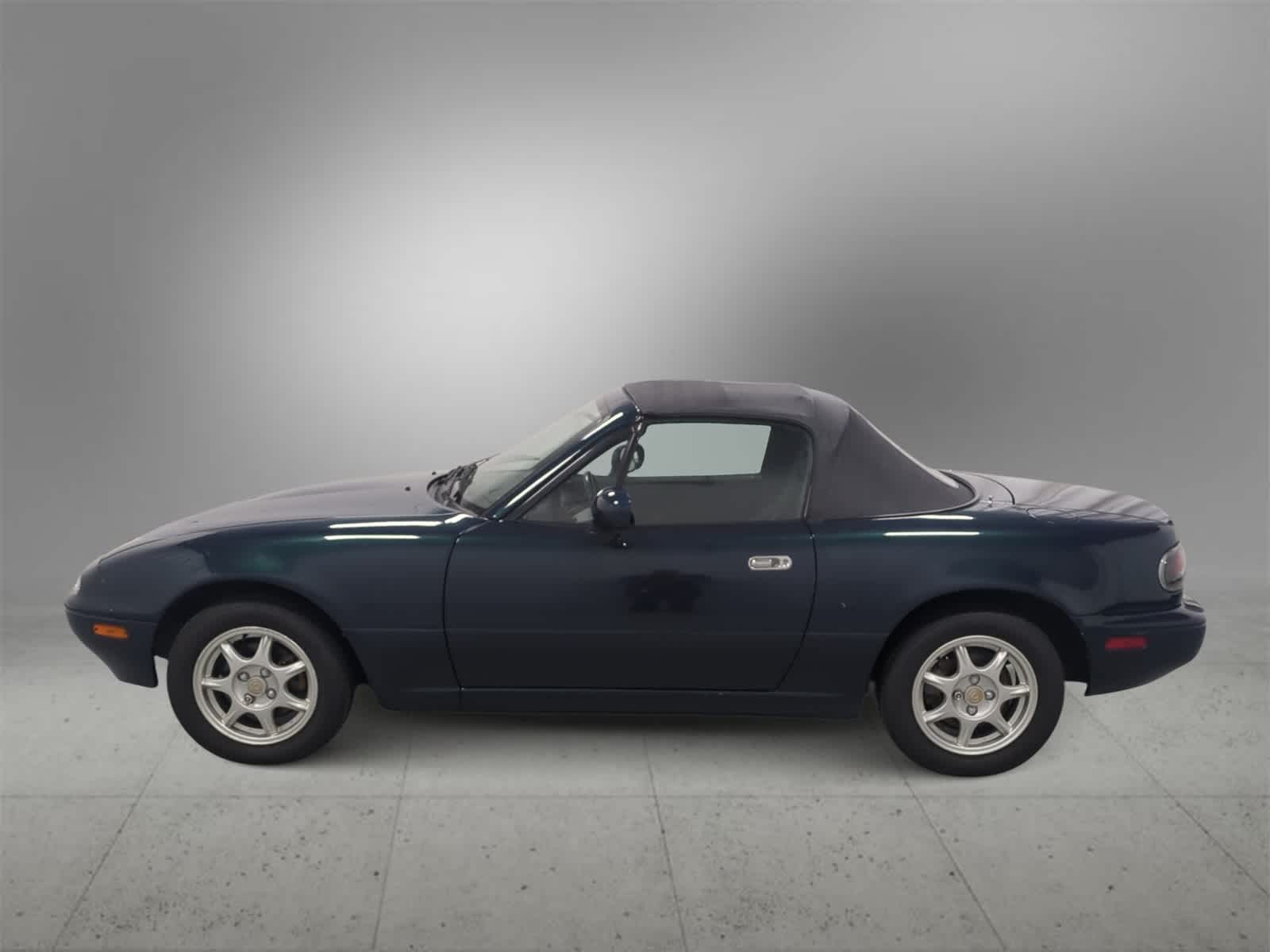 Thumbnail: 1997 Mazda MX-5 Miata - 5
