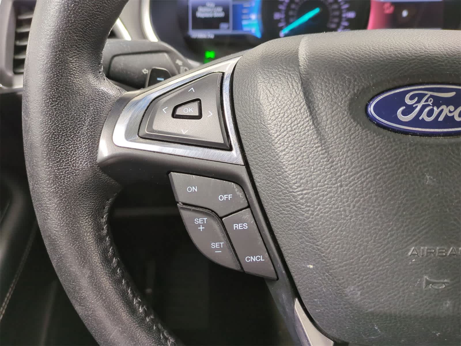 2018 Ford Edge Titanium 24