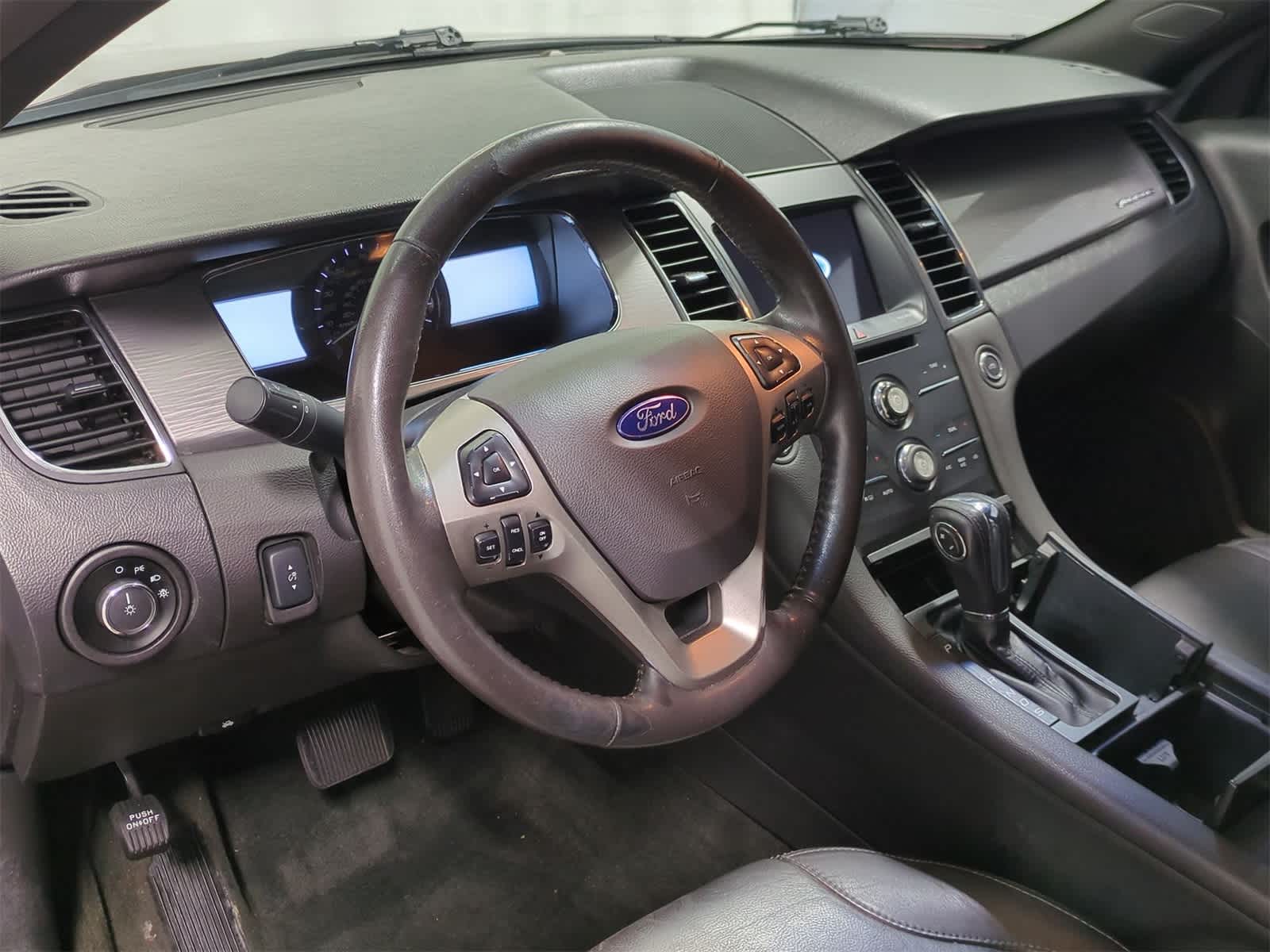 Thumbnail: 2016 Ford Taurus - 10