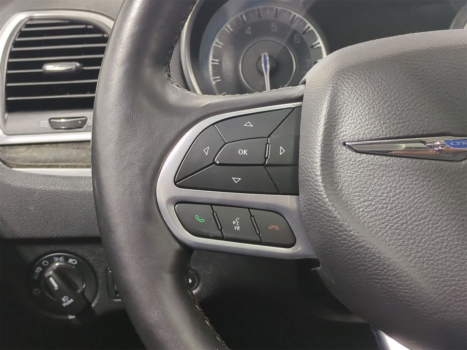 Thumbnail: 2019 Chrysler 300 - 26
