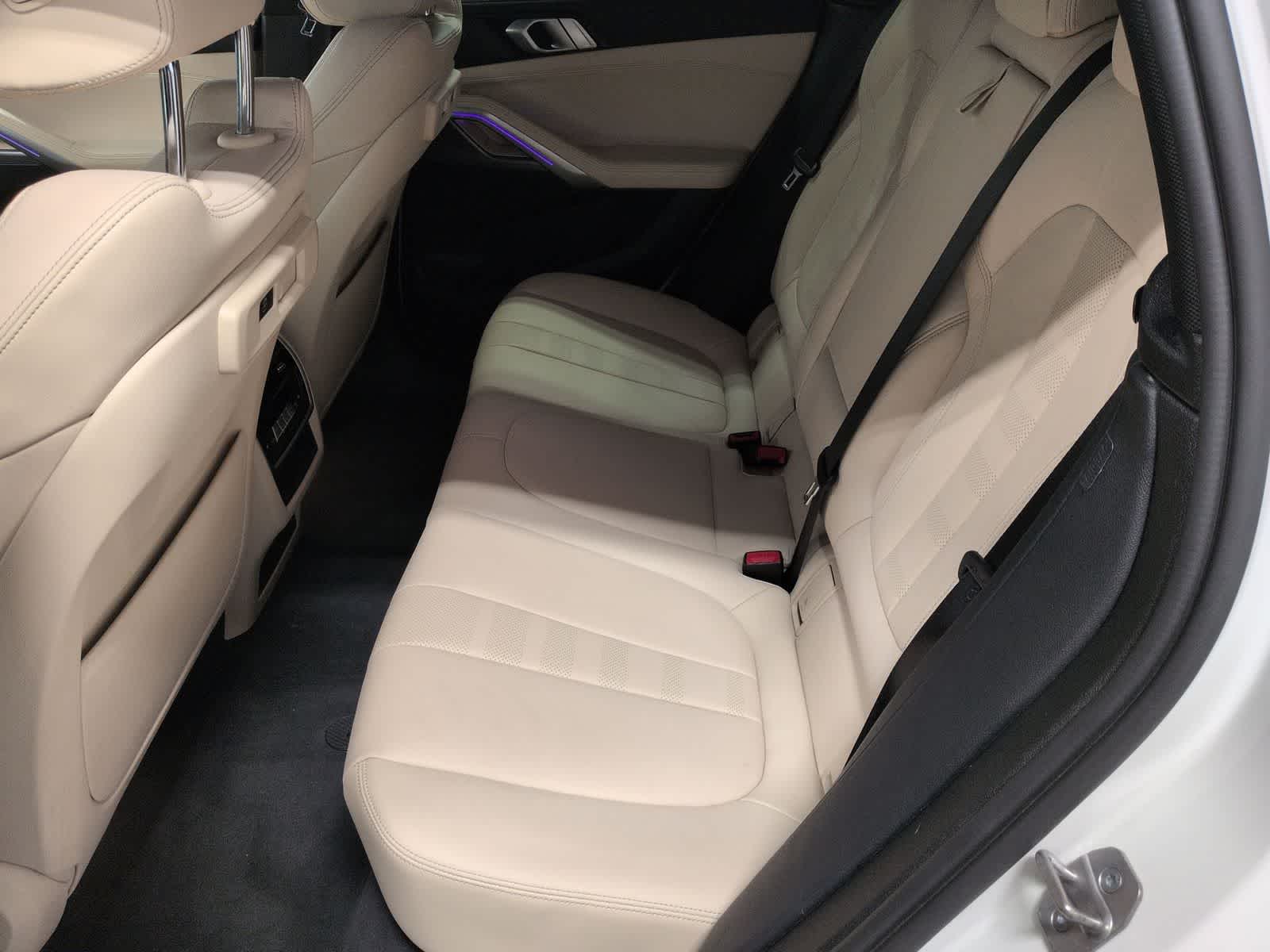 Thumbnail: 2022 BMW X6 - 21