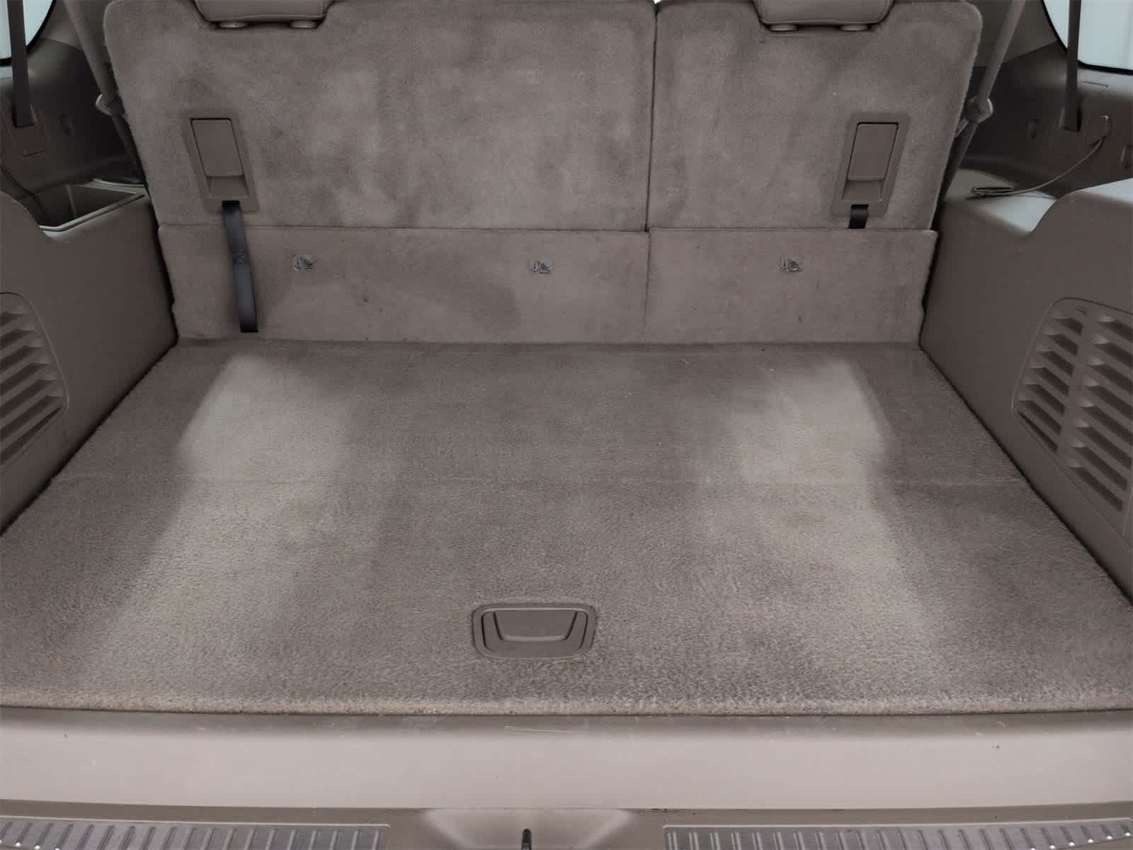 Thumbnail: 2015 Chevrolet Suburban - 32