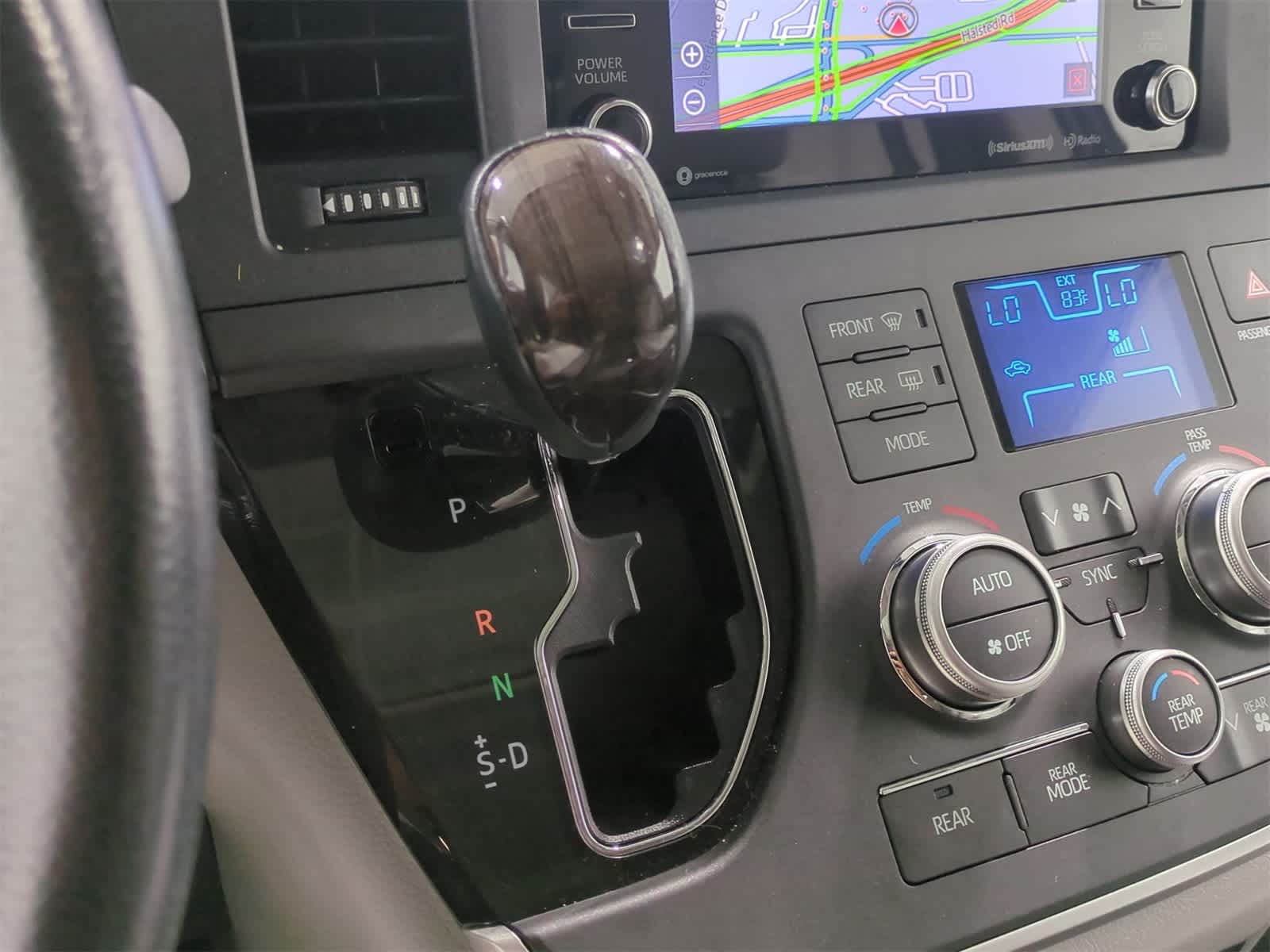 Thumbnail: 2020 Toyota Sienna - 34