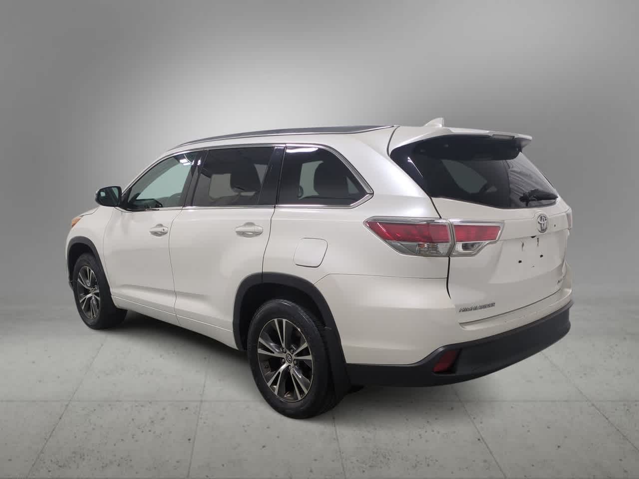 Thumbnail: 2016 Toyota Highlander - 6