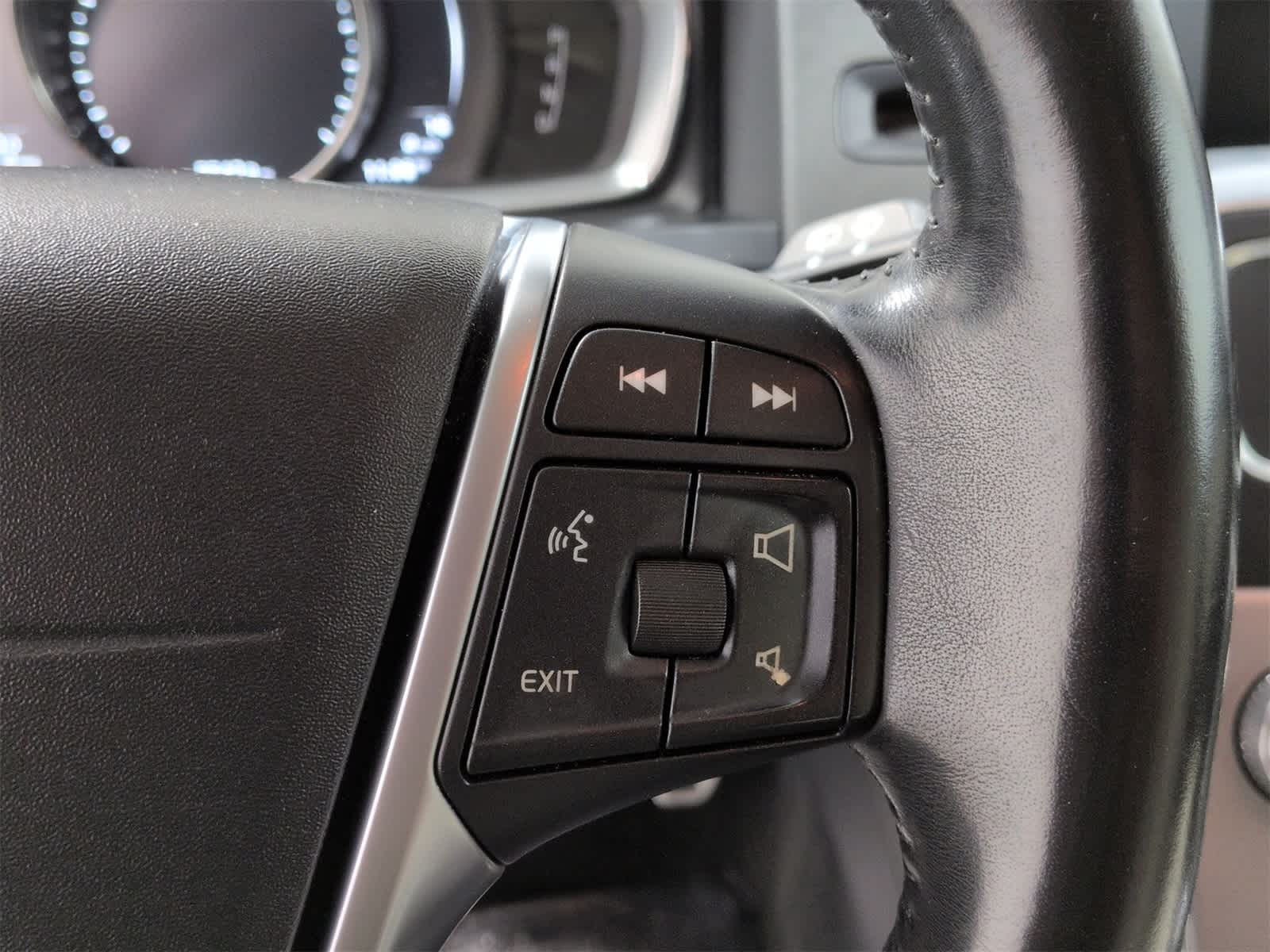 Thumbnail: 2017 Volvo S60 - 27