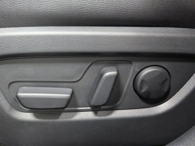 Thumbnail: 2025 Mazda CX-50 - 18