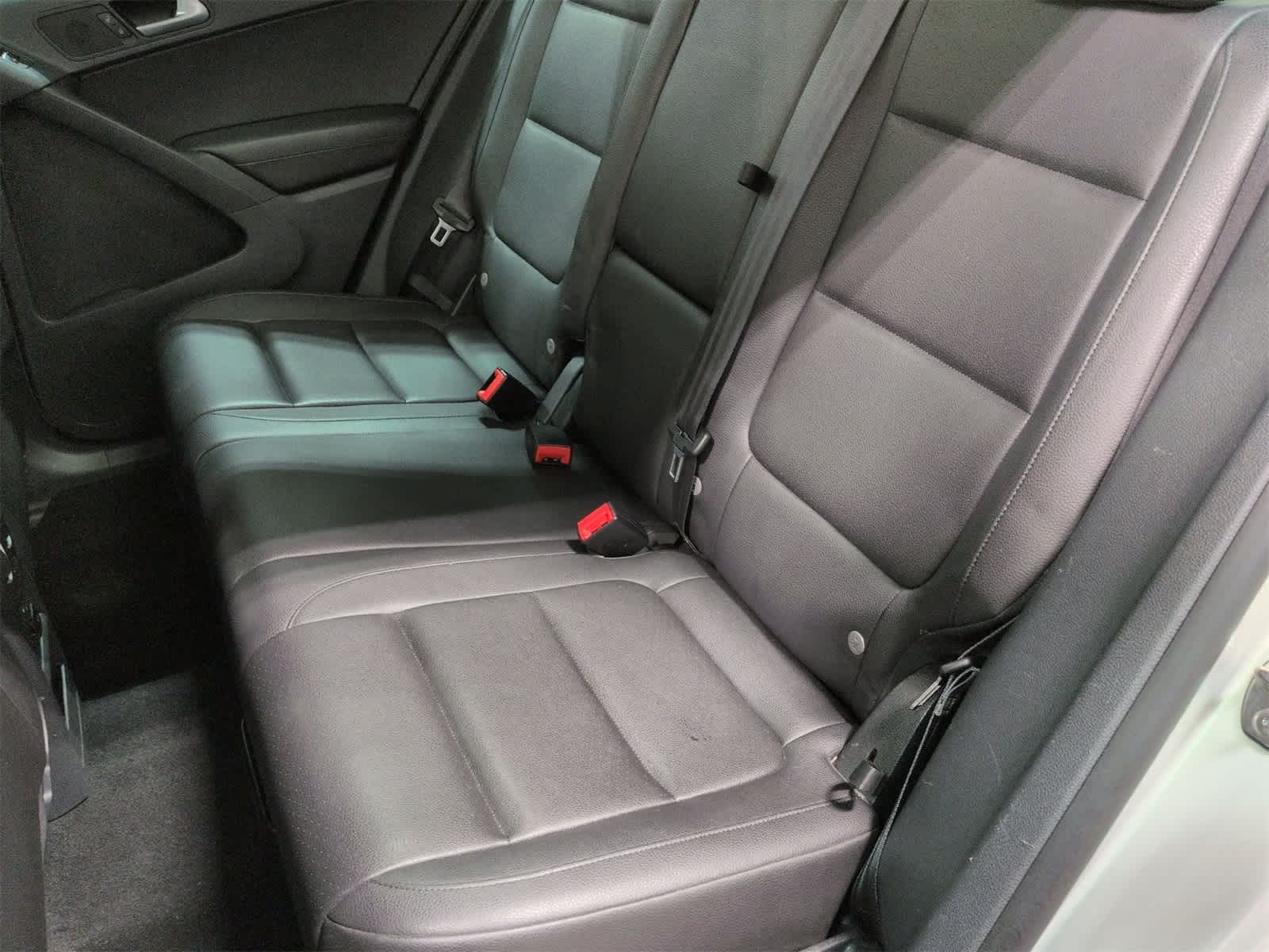 Thumbnail: 2013 Volkswagen Tiguan - 21