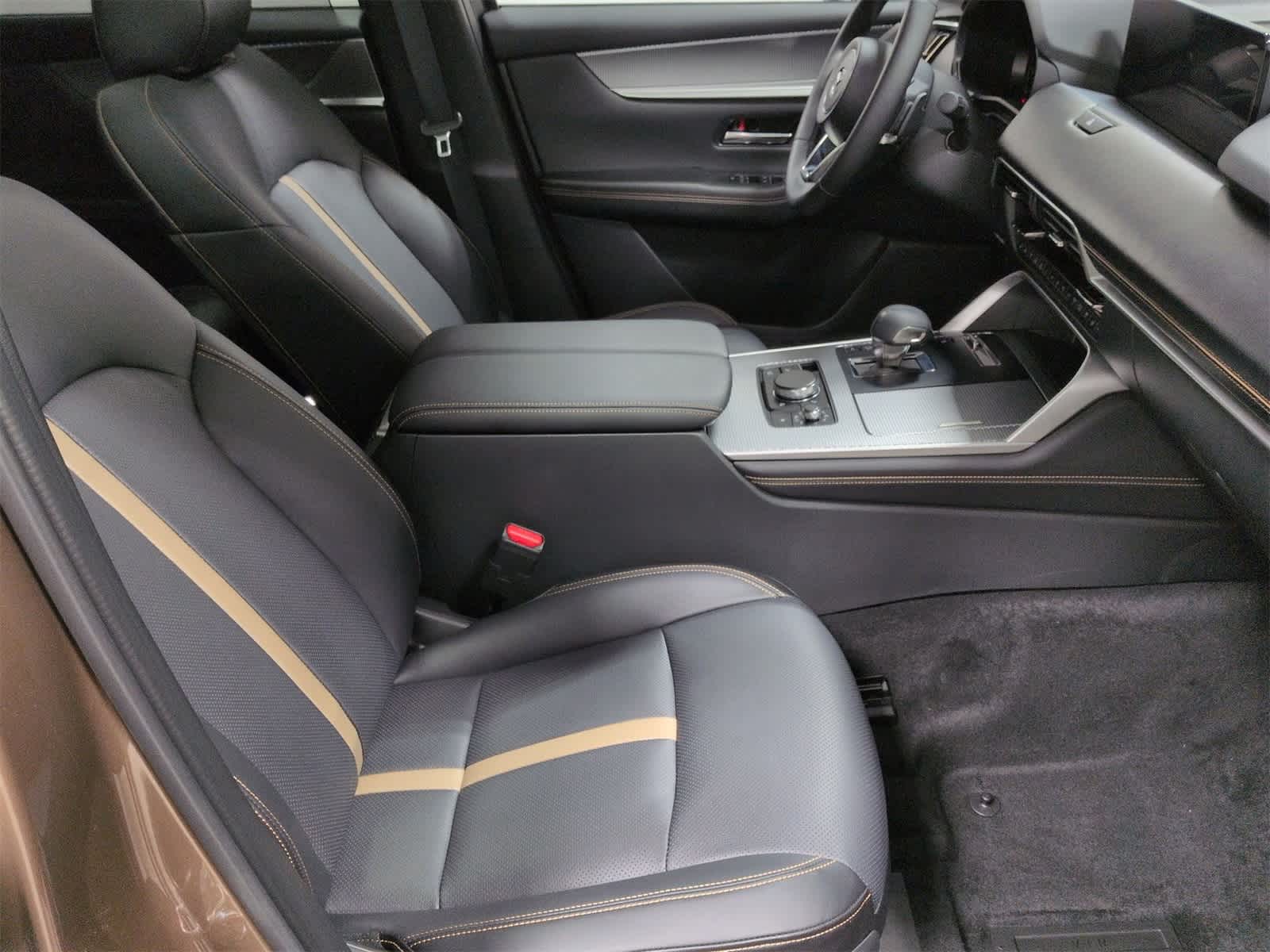 Thumbnail: 2025 Mazda CX-70 - 25