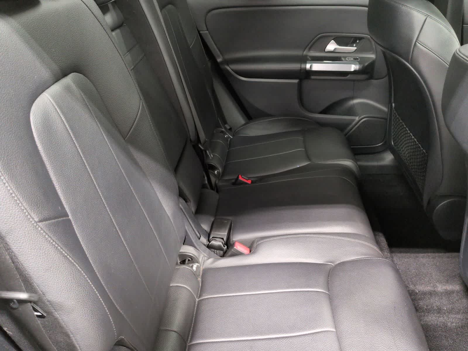 Thumbnail: 2022 Mercedes-Benz GLB - 22