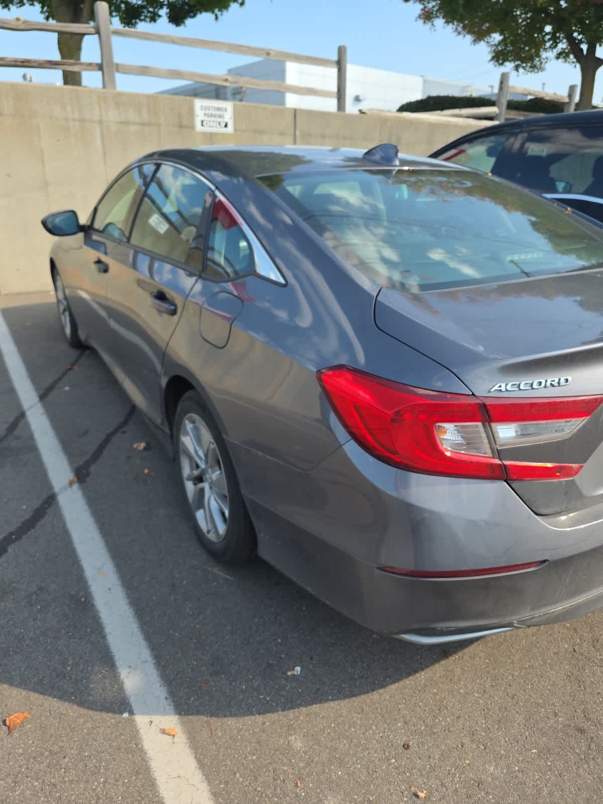 2018 Honda Accord LX photo 3