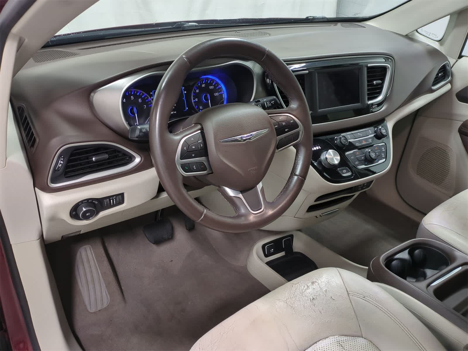 Thumbnail: 2018 Chrysler Pacifica - 7