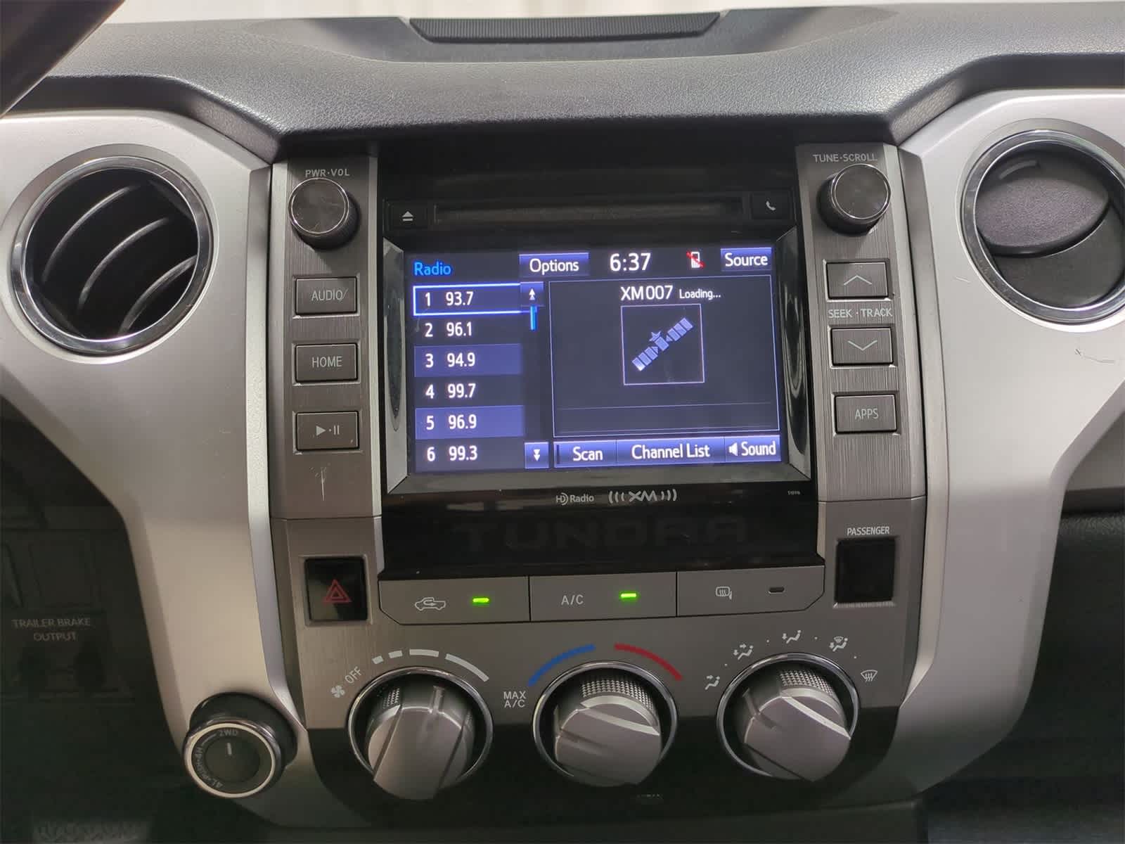 2016 Toyota Tundra SR5 27