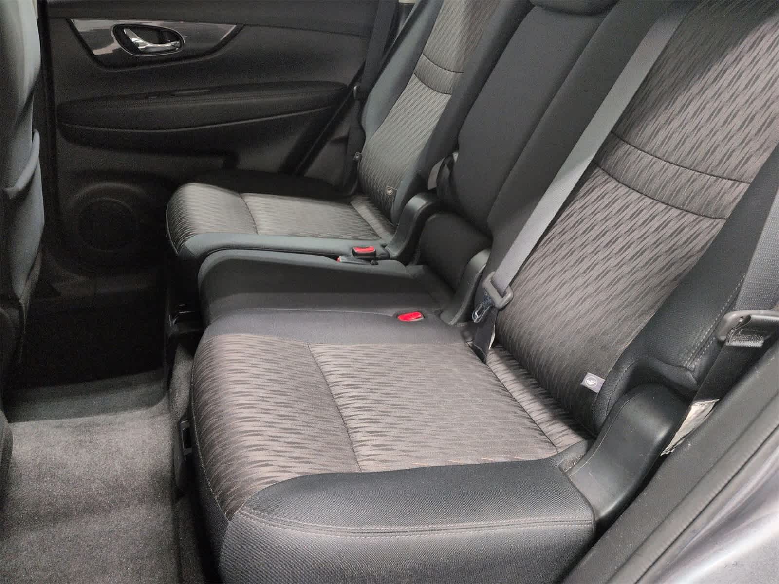 Thumbnail: 2018 Nissan Rogue - 19