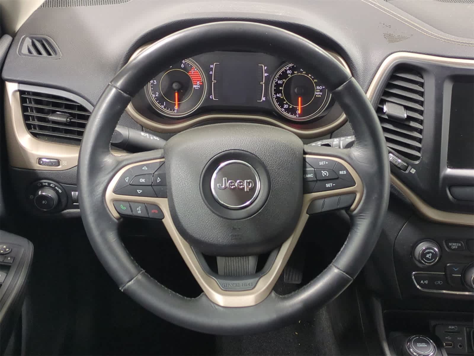 Thumbnail: 2016 Jeep Cherokee - 22
