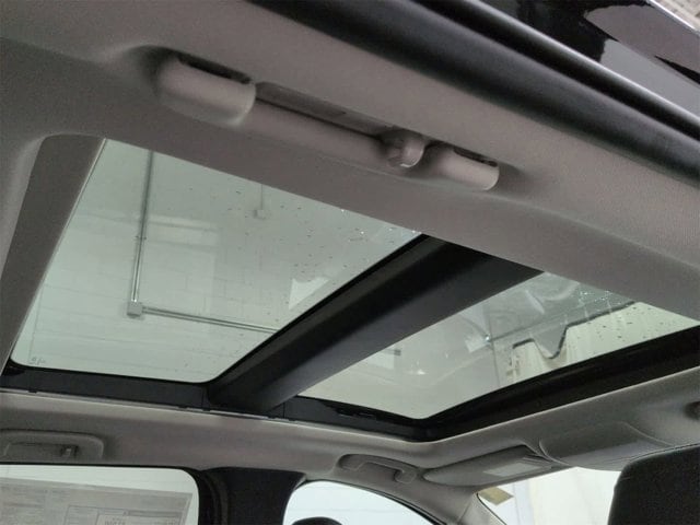 Thumbnail: 2025 Mazda CX-50 - 23