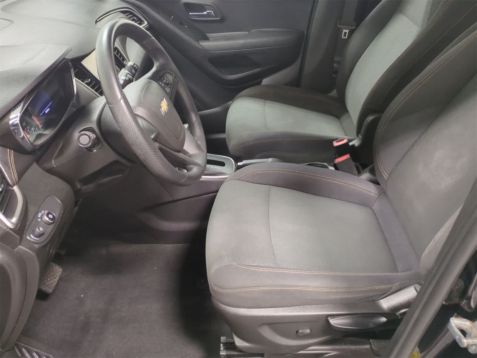 Thumbnail: 2019 Chevrolet Trax - 16
