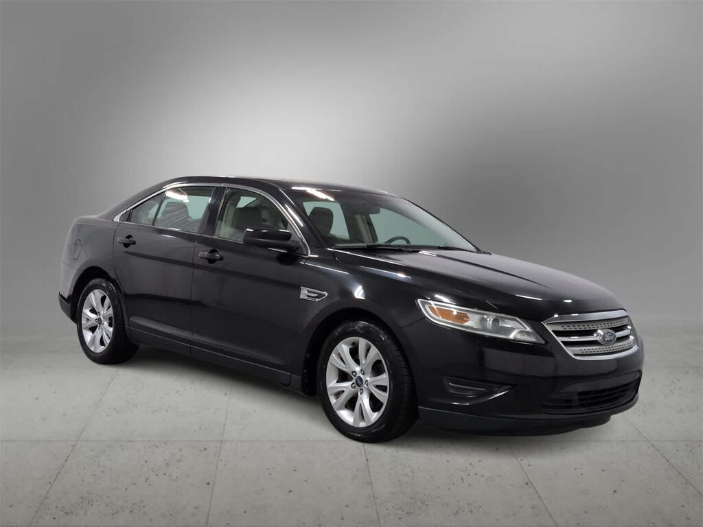Used 2010 Ford Taurus SEL Sedan