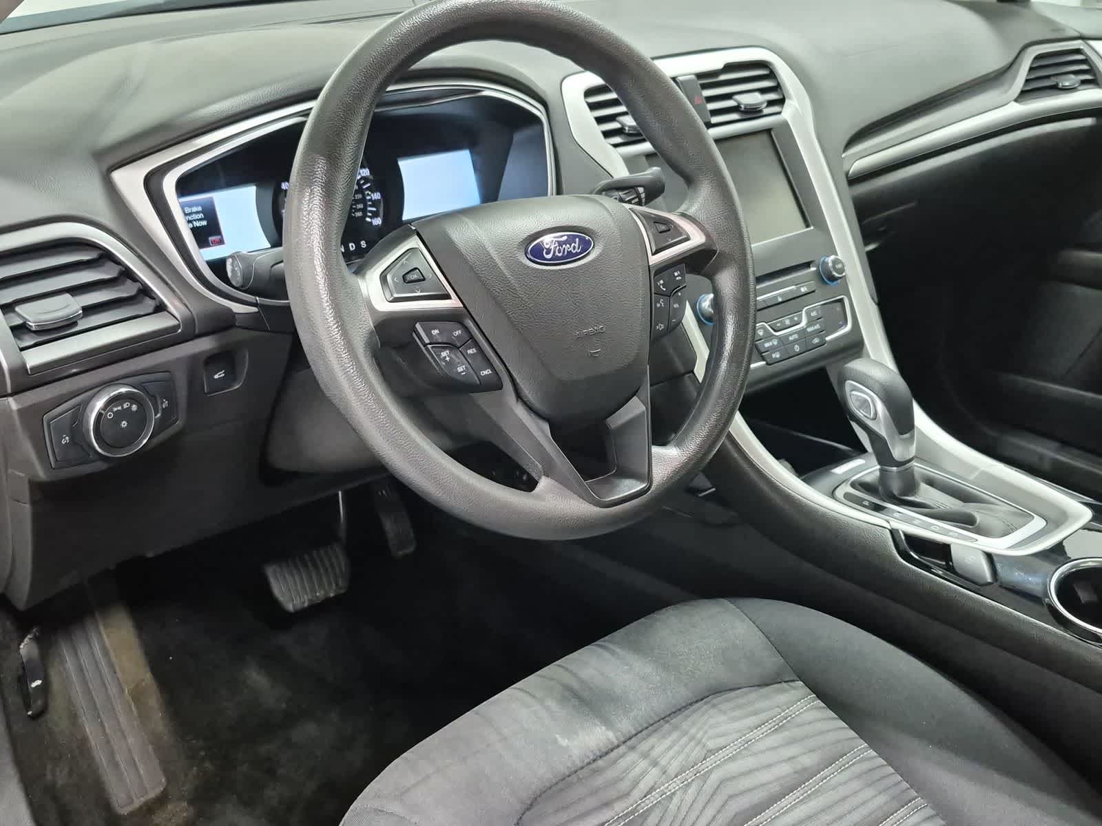 Thumbnail: 2016 Ford Fusion - 10