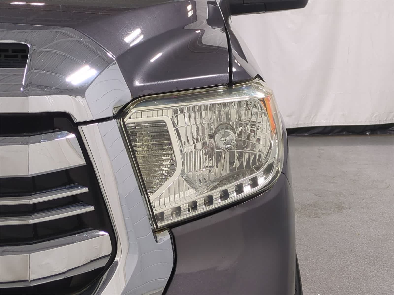 2016 Toyota Tundra SR5 11