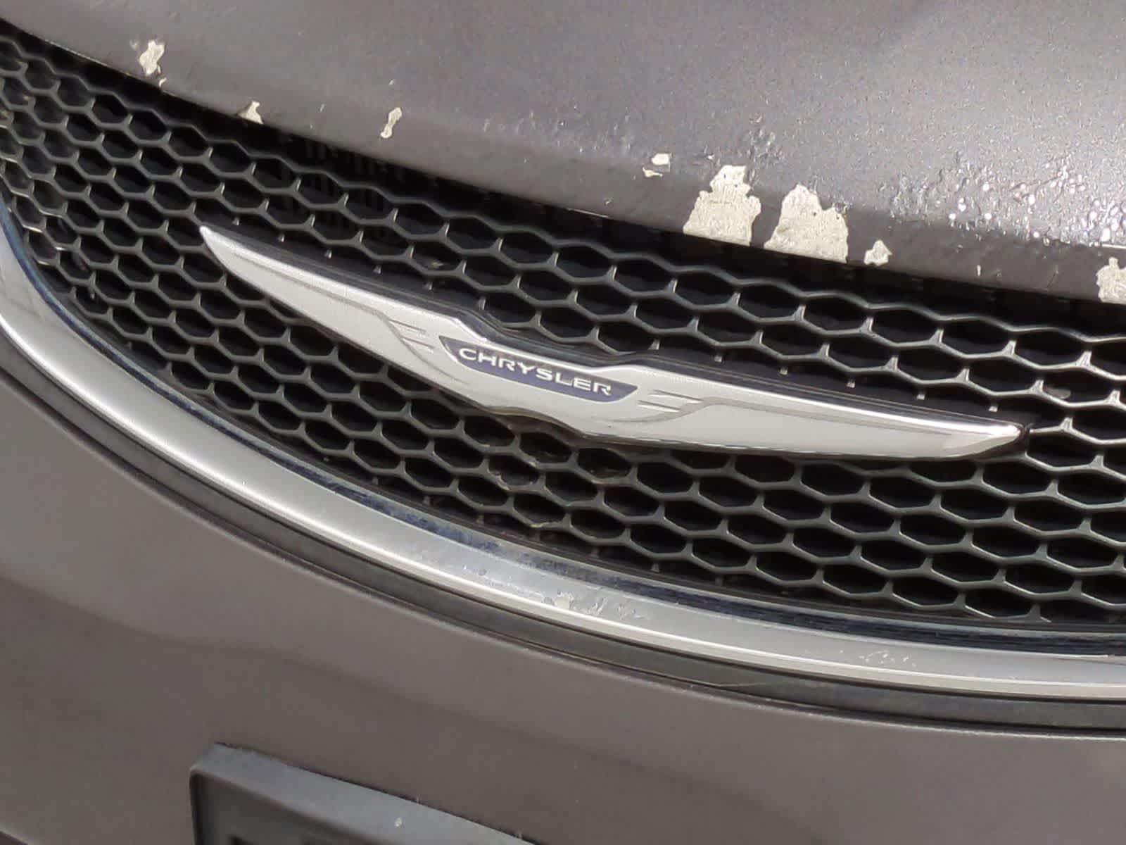 Thumbnail: 2017 Chrysler Pacifica - 11