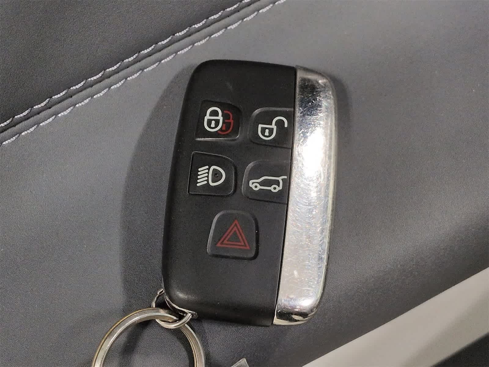 Thumbnail: 2018 Land Rover Discovery Sport - 37