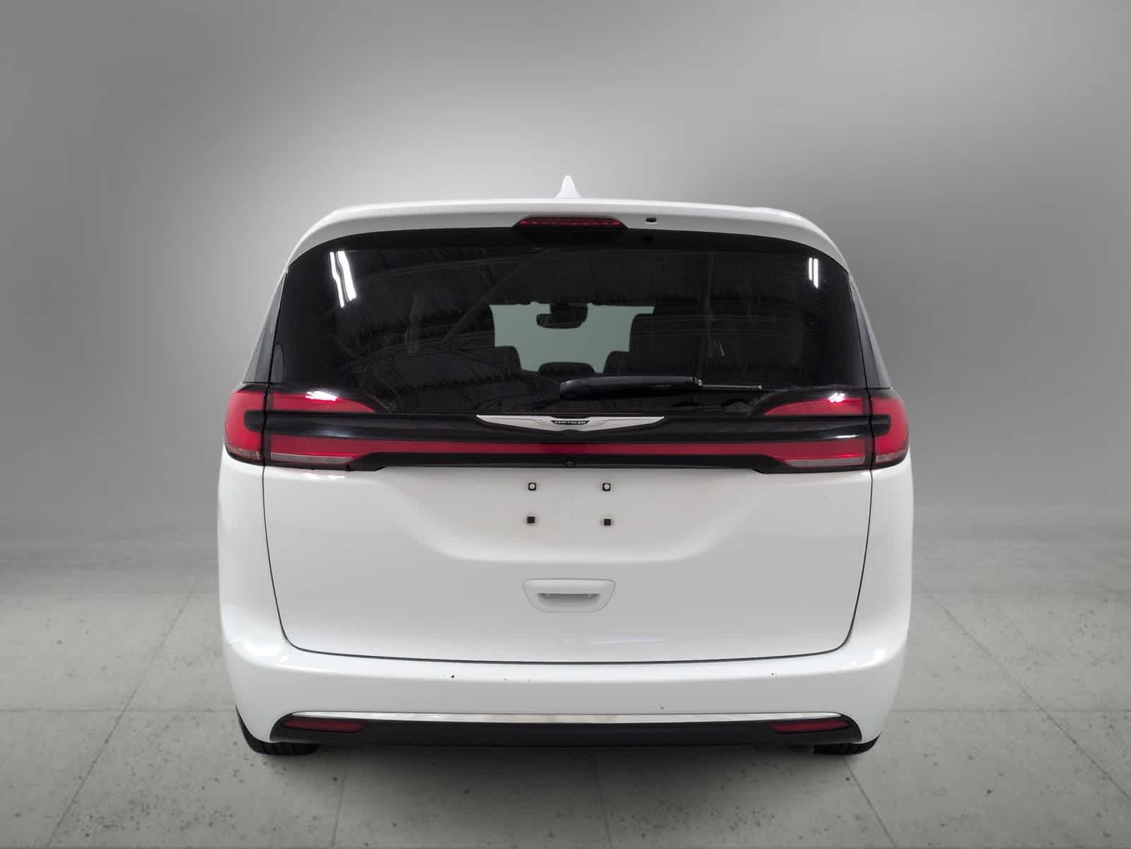 Thumbnail: 2022 Chrysler Pacifica - 7