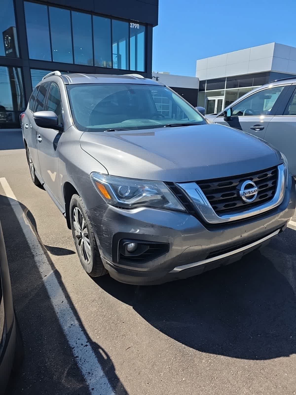 2017 Nissan Pathfinder SV -
                  Farmington Hills, MI