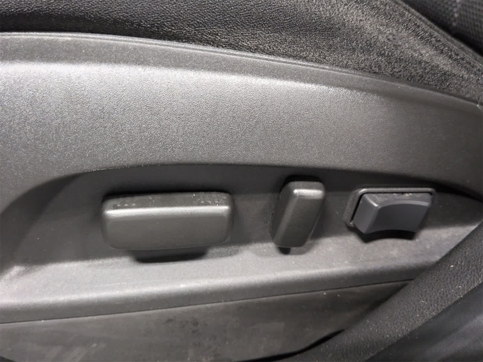 Thumbnail: 2014 Chevrolet Equinox - 18