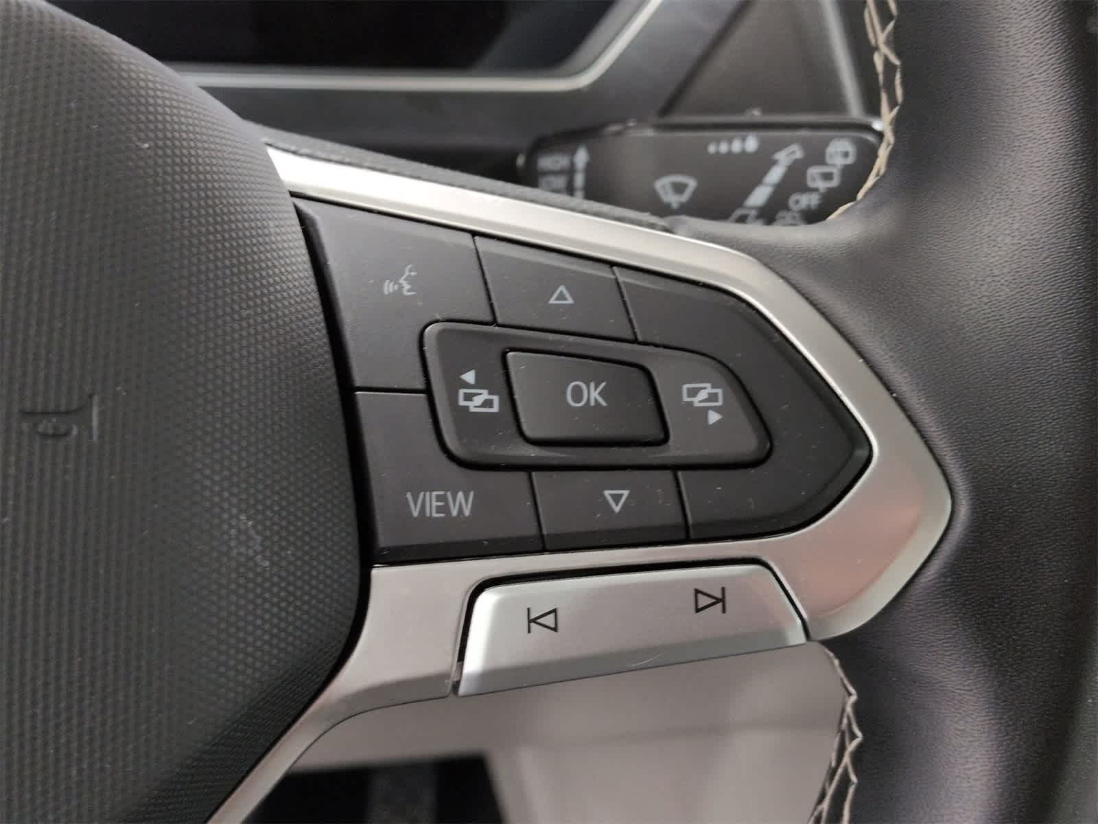 Thumbnail: 2022 Volkswagen Tiguan - 25