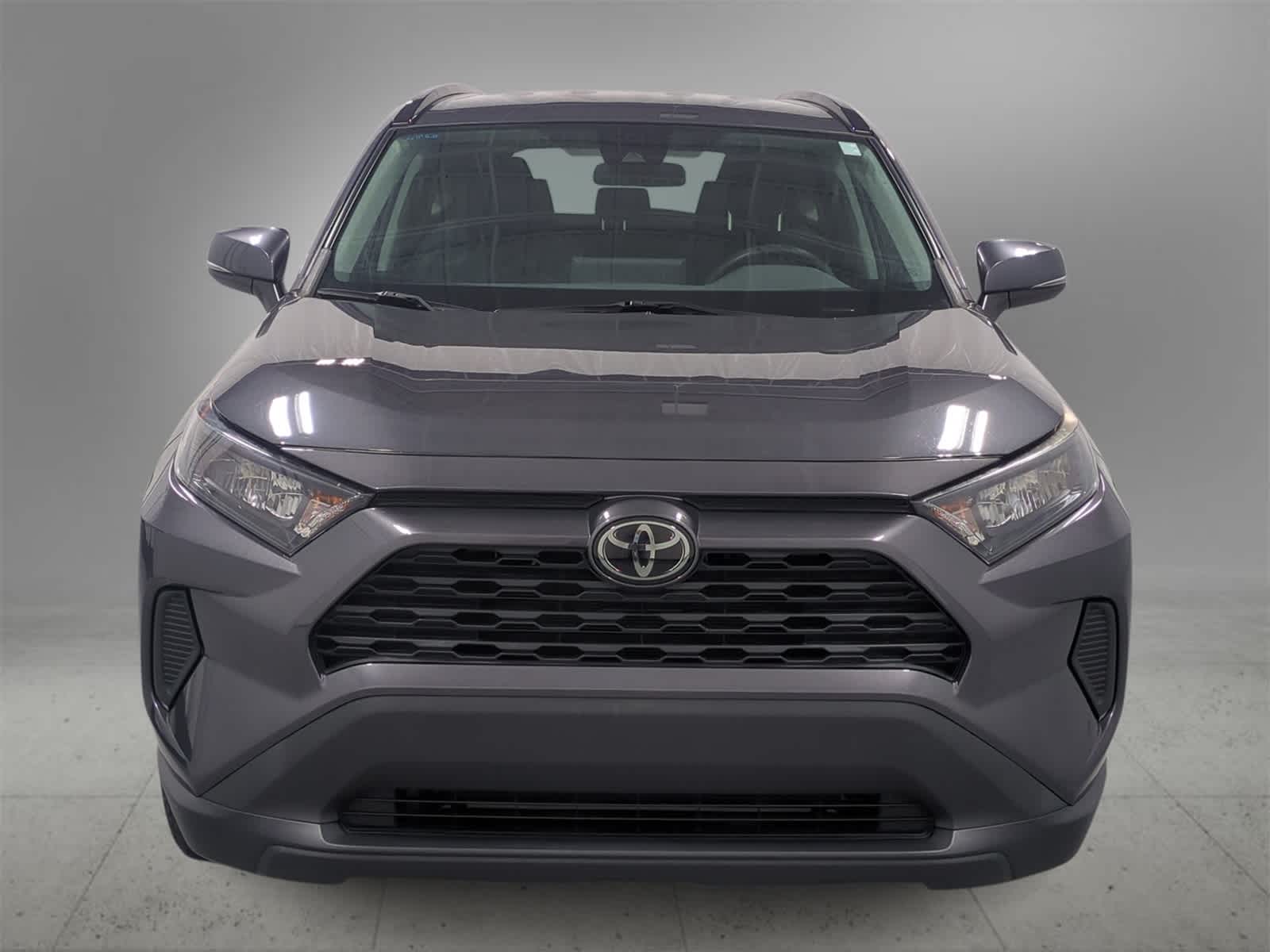 2019 Toyota RAV4 LE photo 3