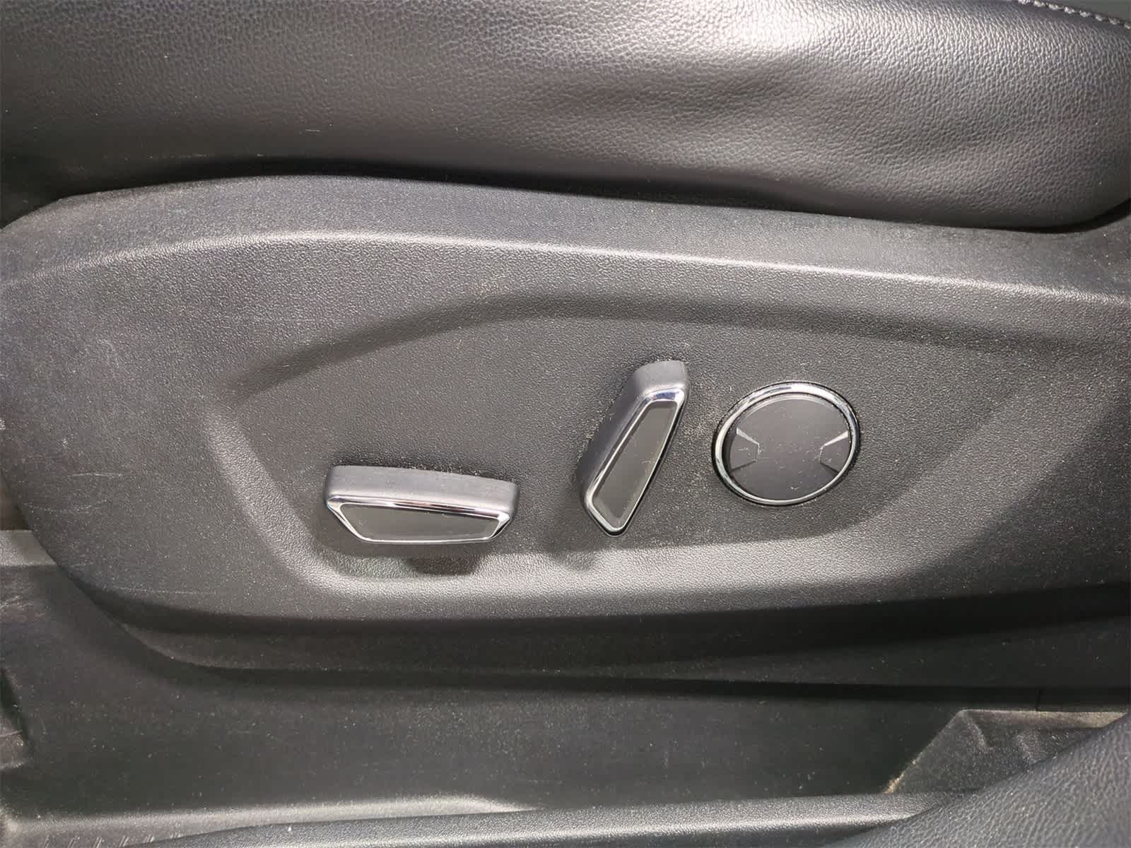 2018 Ford Edge Titanium 18