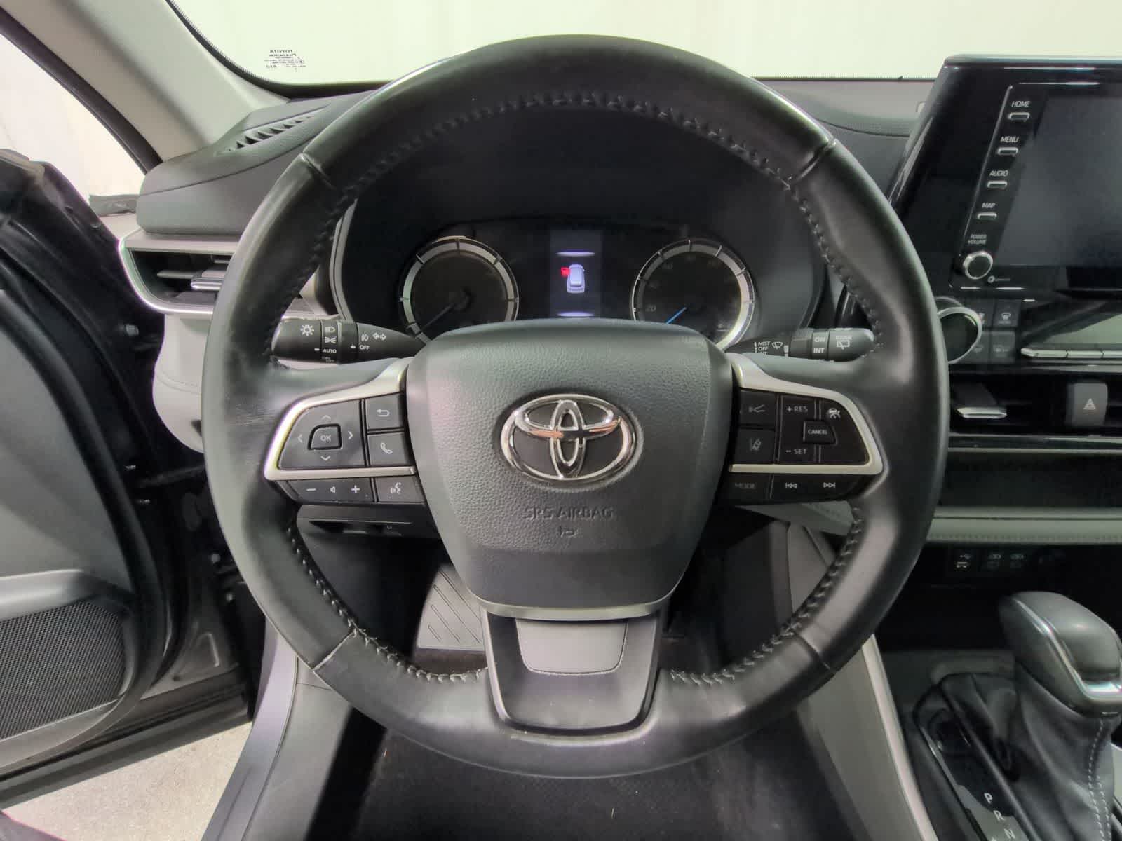 Thumbnail: 2022 Toyota Highlander - 23