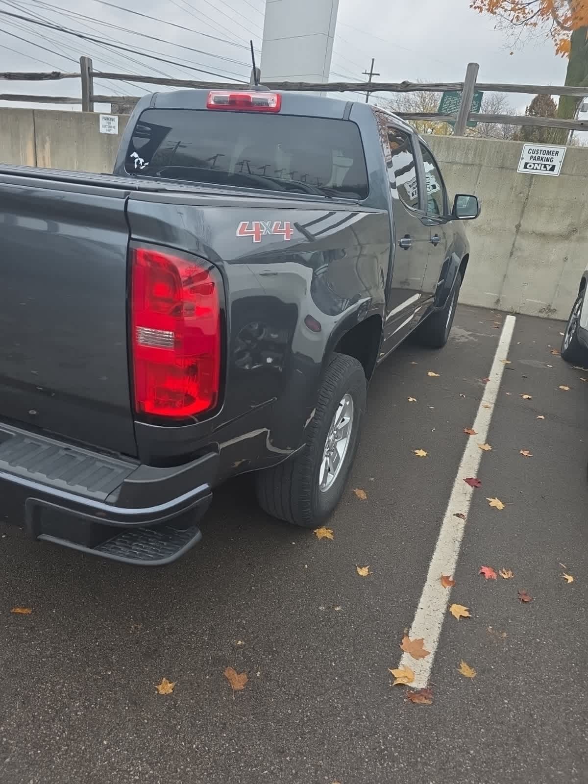 2017 Chevrolet Colorado Work Truck photo 3