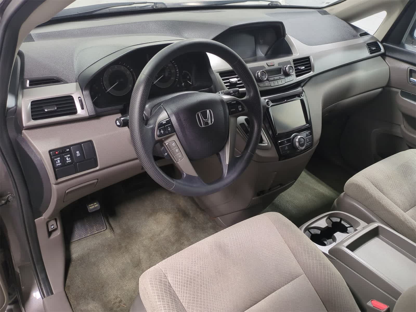 Thumbnail: 2016 Honda Odyssey - 10
