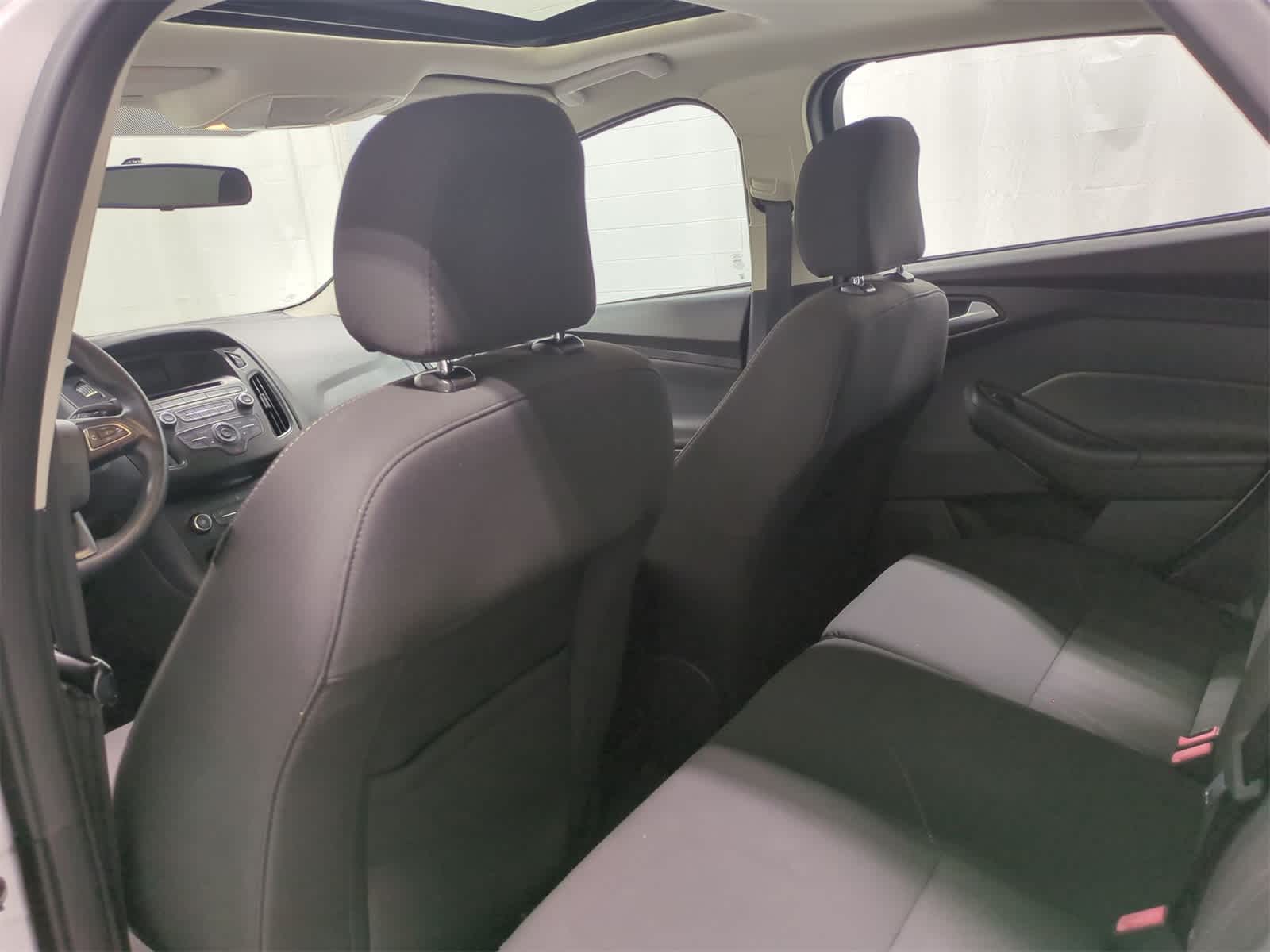 Thumbnail: 2016 Ford Focus - 19