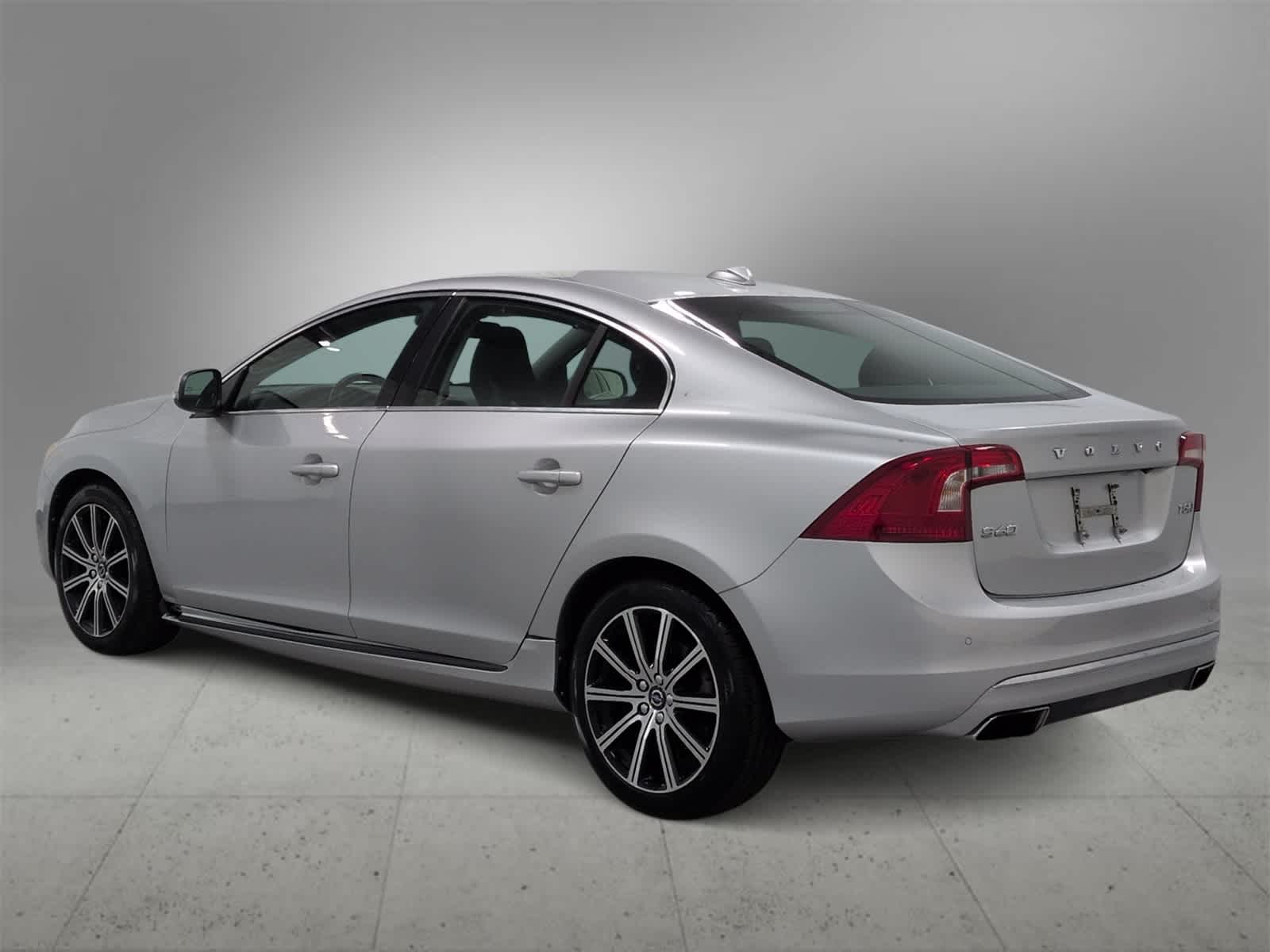 Thumbnail: 2017 Volvo S60 - 6