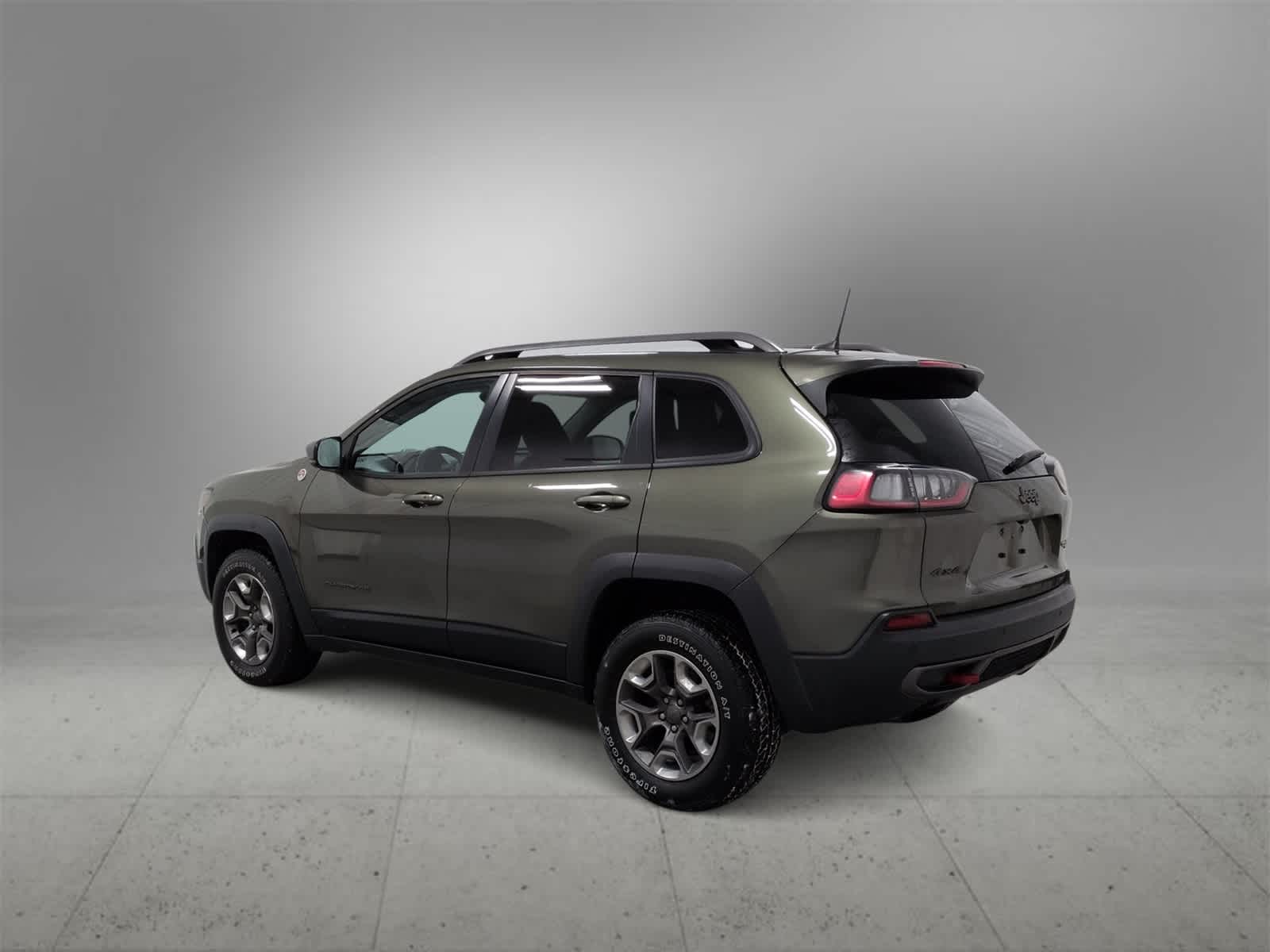 Thumbnail: 2019 Jeep Cherokee - 6