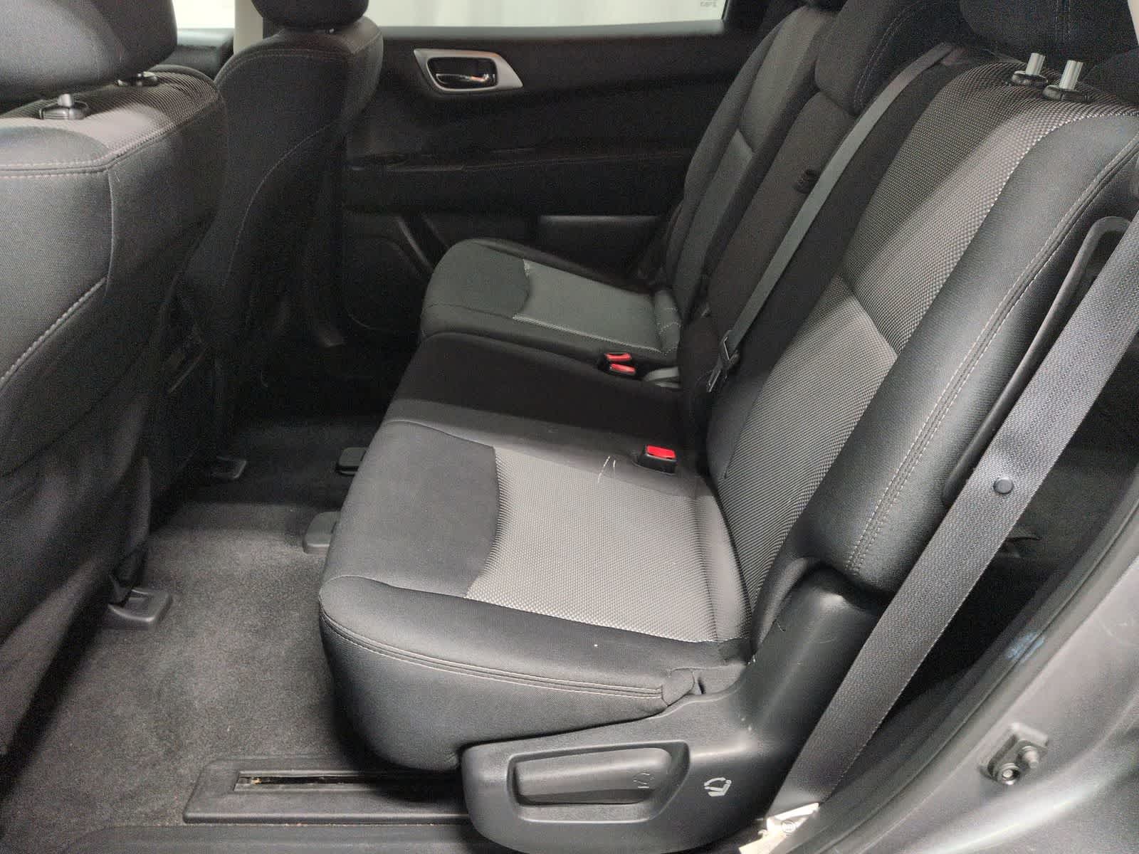 Thumbnail: 2017 Nissan Pathfinder - 20